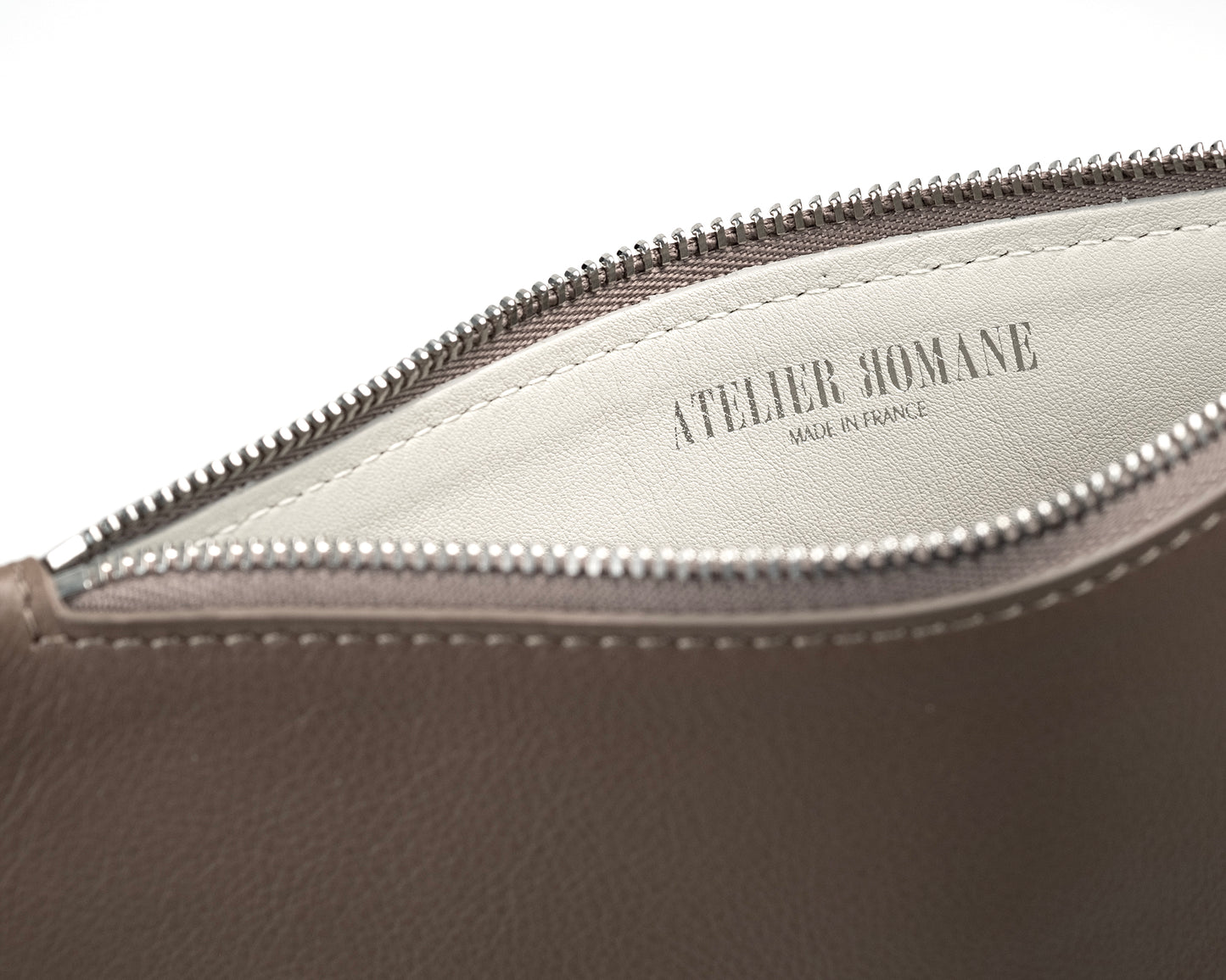 City leather pouch taupe