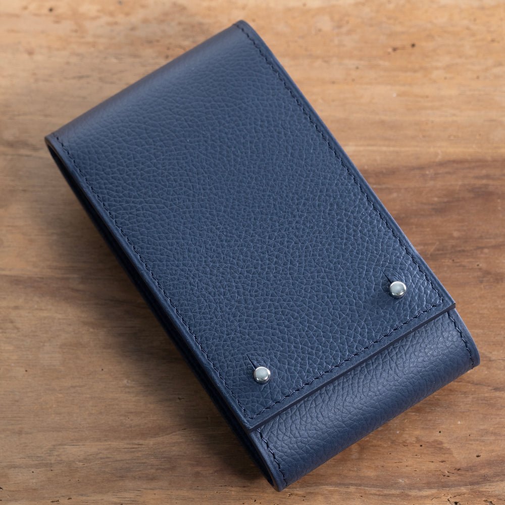 Watch case Calf grained navy - Atelier romane