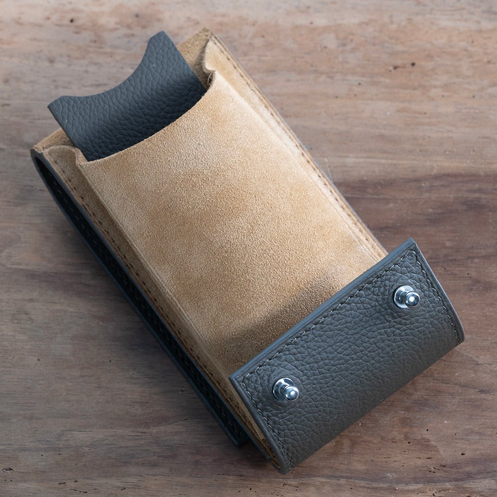 Etui une montre veau grainé Kaki - Atelier romane