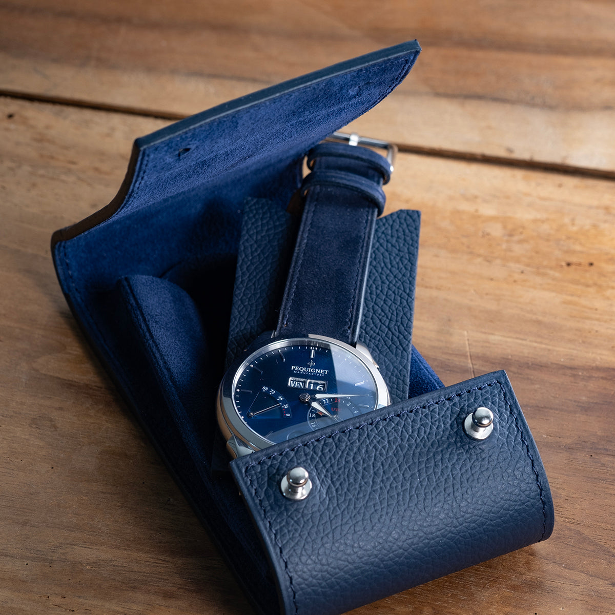 Watch case Calf grained navy