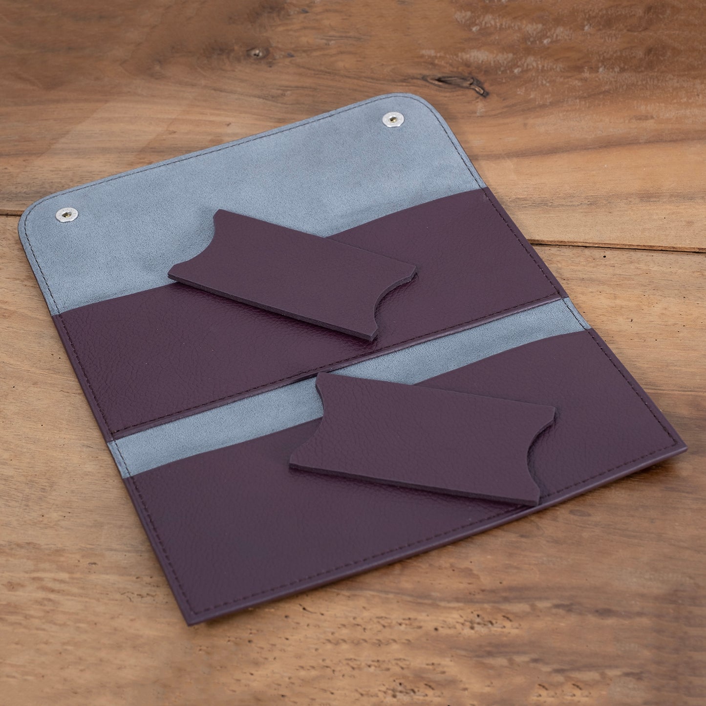 Soft case for 2 burgundy watches