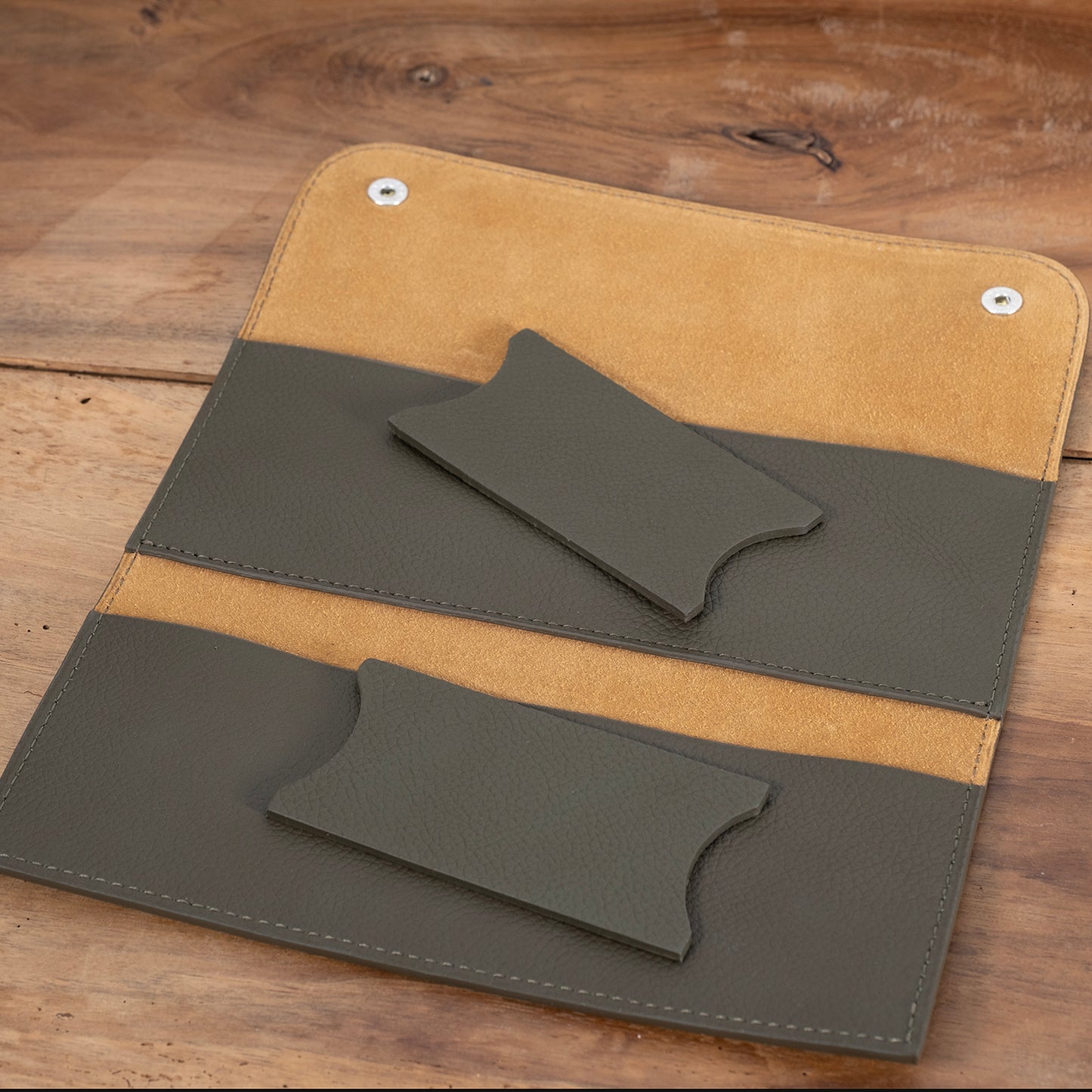 Soft pouch for 2 watches khaki grained leather