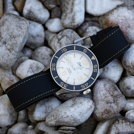 Bracelet une pièce fkm rubber noir couture jaune