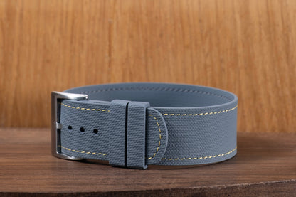 Bracelet une pièce fkm rubber gris couture jaune