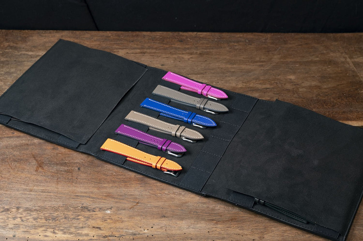 Storage  for 18 watch straps  Black leather